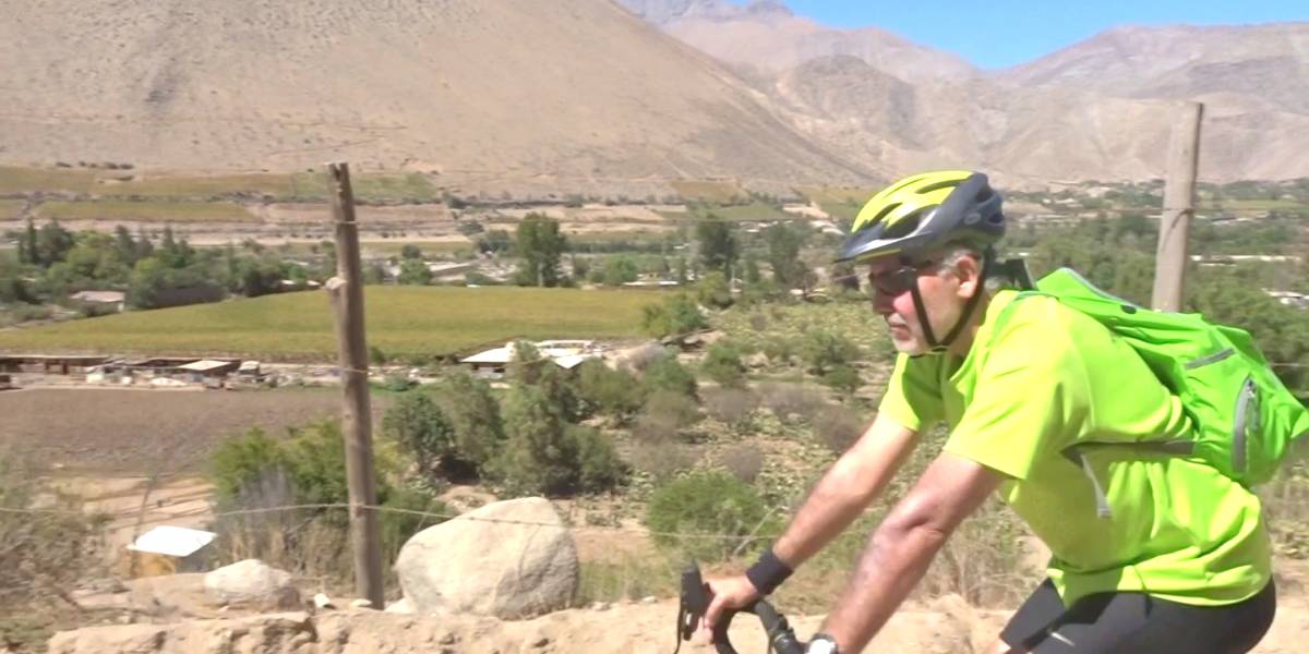 46 Hector cycling in Elqui Valley 4